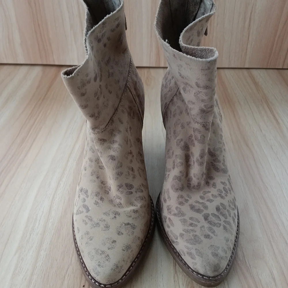 Matisse Cheetah // Leopard Booties size 6
